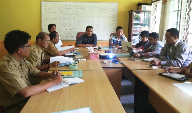 KPU bersama Dukcapil Kota Jambi gelar koordinasi terkait pemutakhiran data penduduk yang akan menggunakan hak suaranya pada pemilihan Gubernur dan Wakil Gubernur Jambi Desember mendatang.